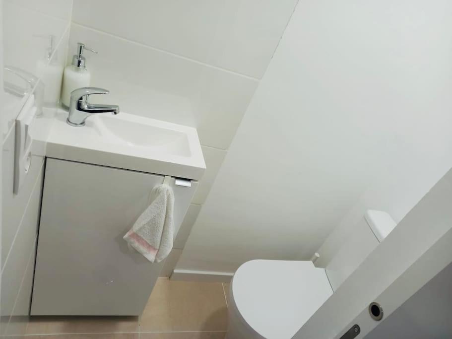 Modern 3 Bedroom Flat In Lisabona Exterior foto