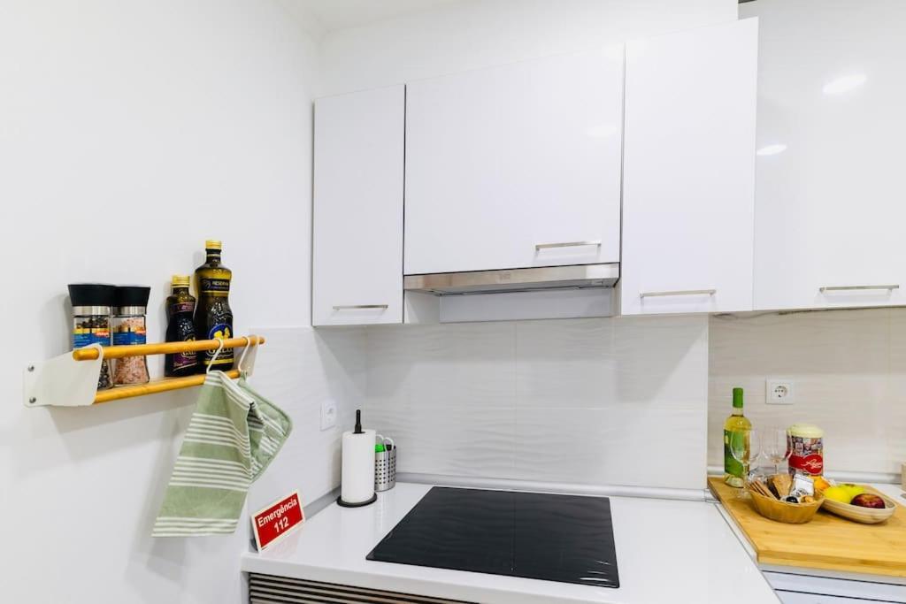 Modern 3 Bedroom Flat In Lisabona Exterior foto