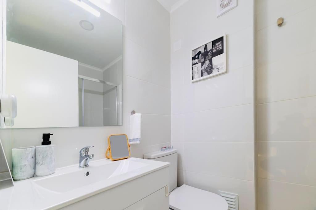 Modern 3 Bedroom Flat In Lisabona Exterior foto