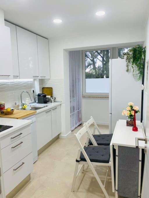 Modern 3 Bedroom Flat In Lisabona Exterior foto